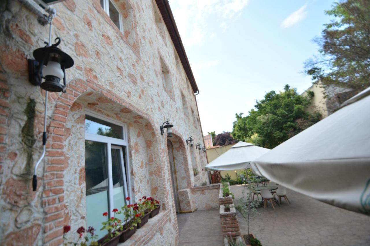 Gala - Guesthouse Oradea Eksteriør bilde