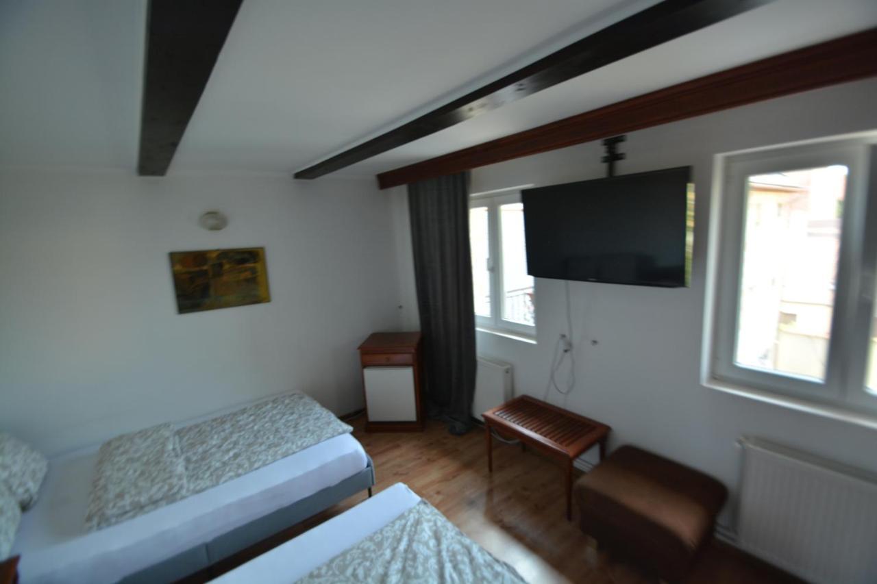 Gala - Guesthouse Oradea Eksteriør bilde