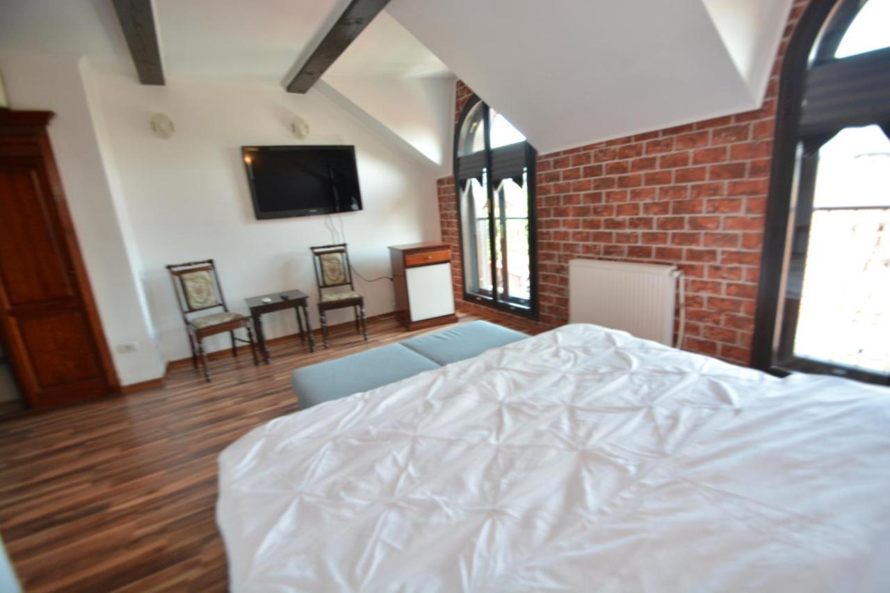 Gala - Guesthouse Oradea Eksteriør bilde