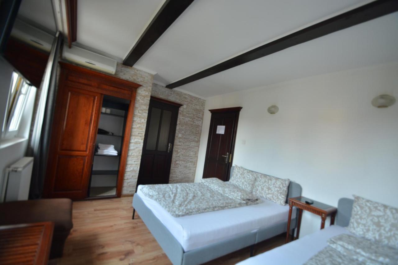 Gala - Guesthouse Oradea Eksteriør bilde