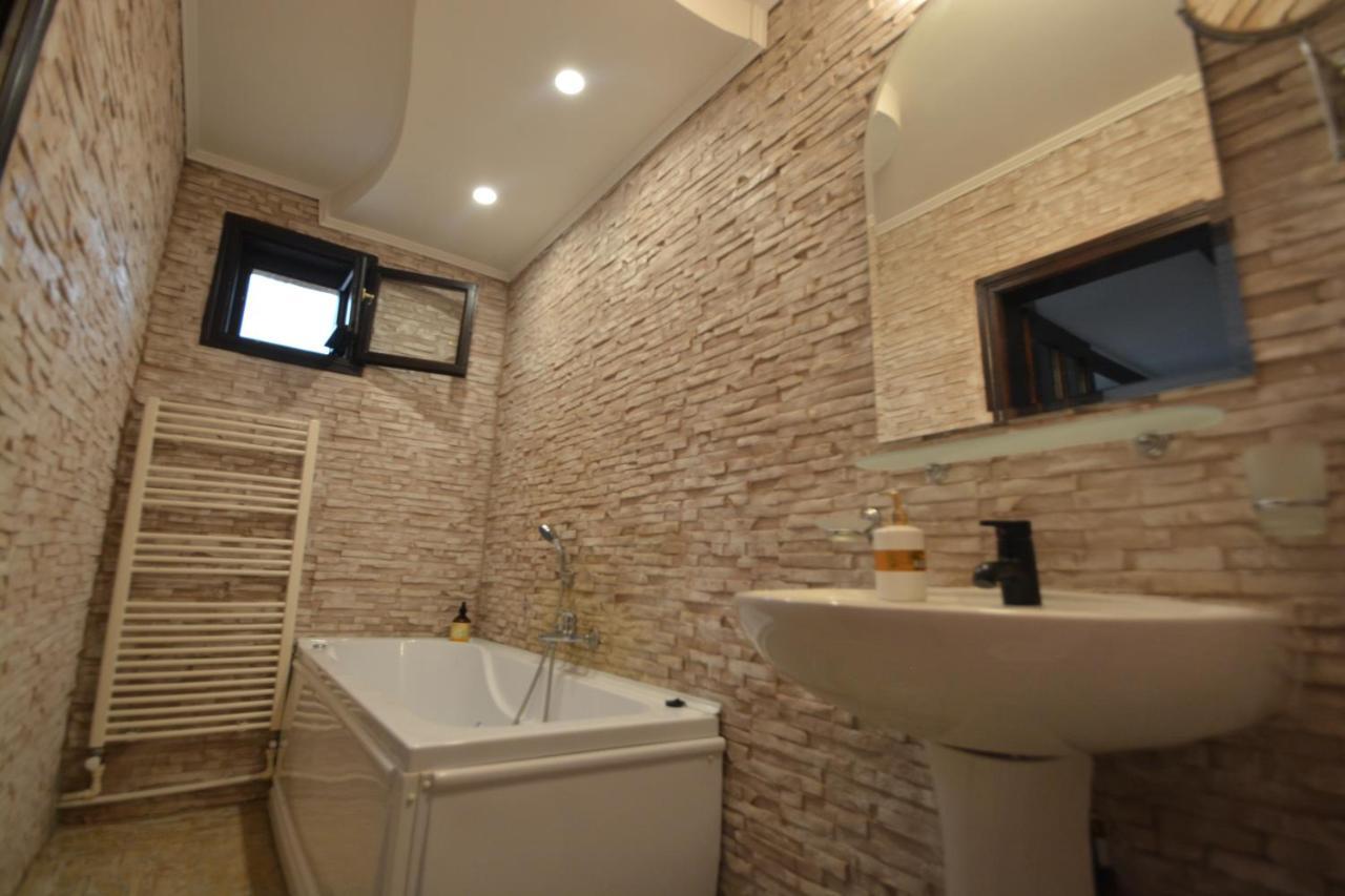 Gala - Guesthouse Oradea Eksteriør bilde