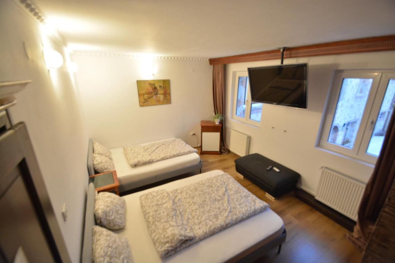 Gala - Guesthouse Oradea Eksteriør bilde