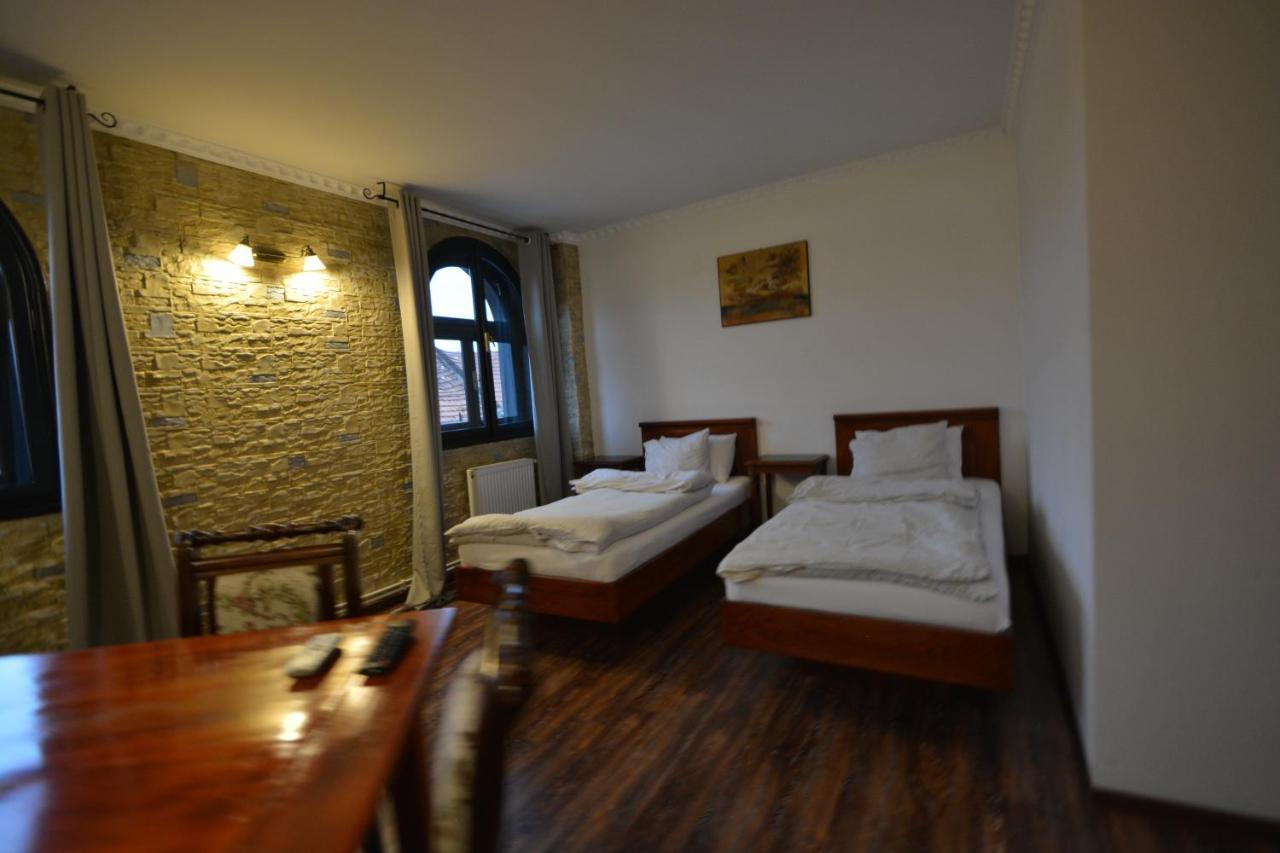 Gala - Guesthouse Oradea Eksteriør bilde
