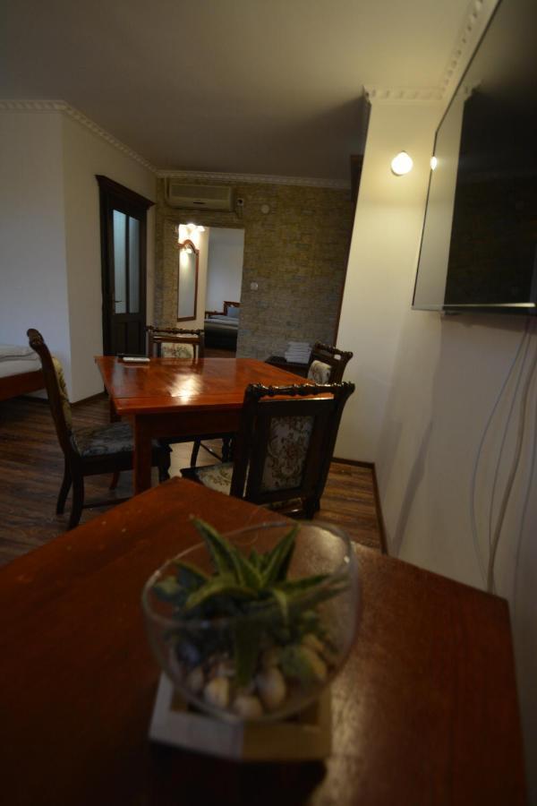 Gala - Guesthouse Oradea Eksteriør bilde