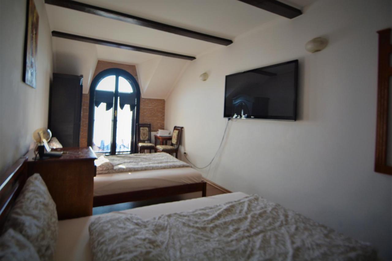 Gala - Guesthouse Oradea Eksteriør bilde